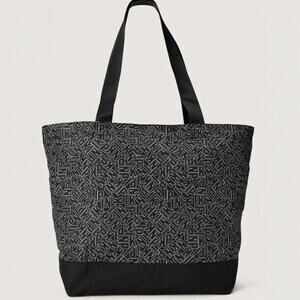 Victoria's Secret Pink Black White Logo Duffle Bag Weekender Gym Zip Travel Tote